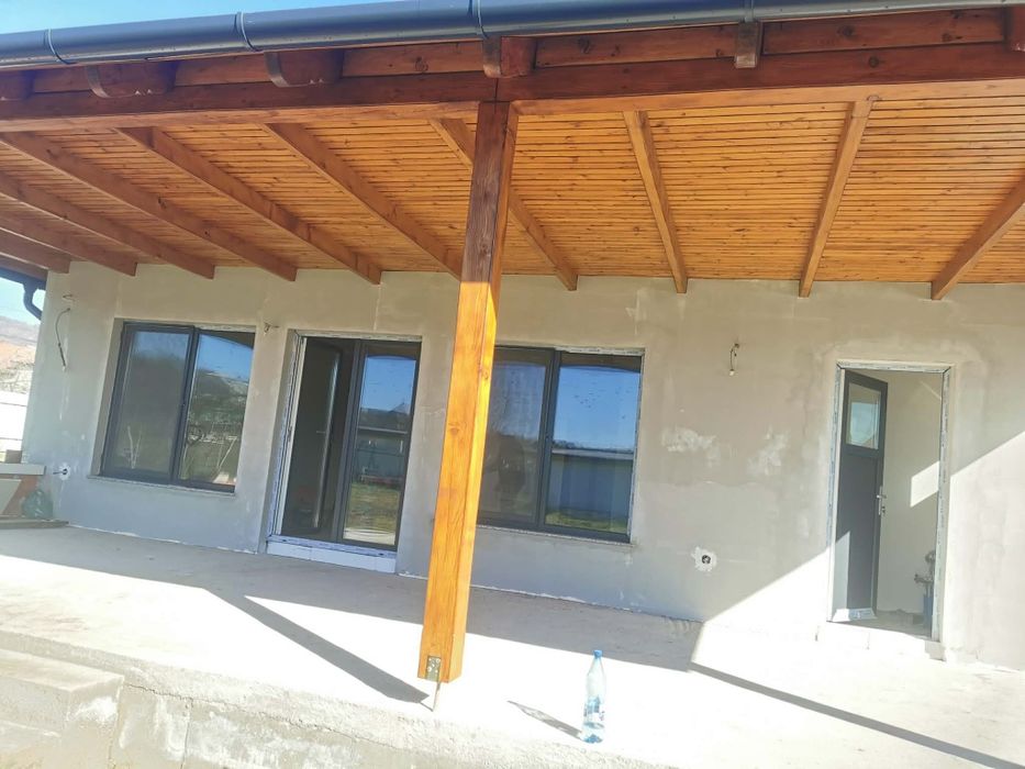 Vând casă construcție nouă