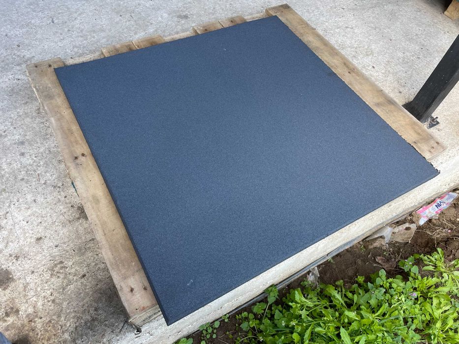 Настилка за фитнес зали 100/100 см с гладка повърхност