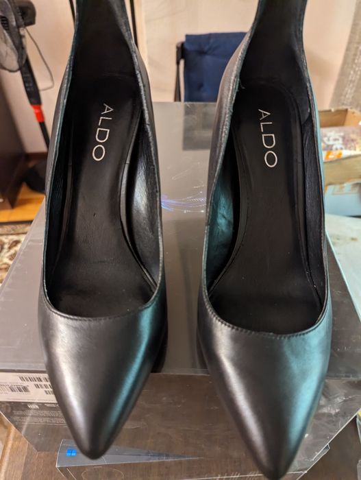 Продам перчаточной кожи фирменные туфли