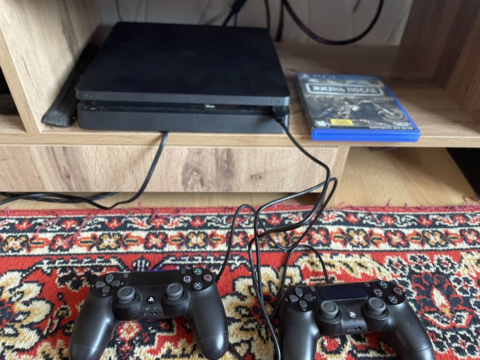 Продам PS 4 на 1 ТБ