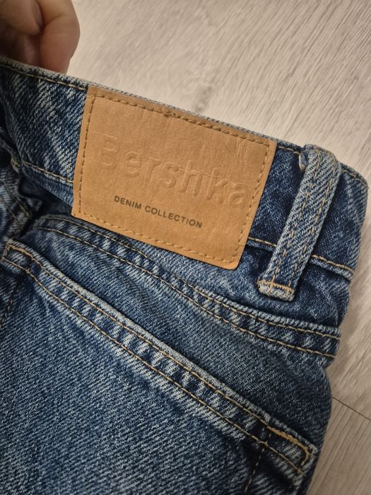 Blugi  Bershka  MOM fit 34