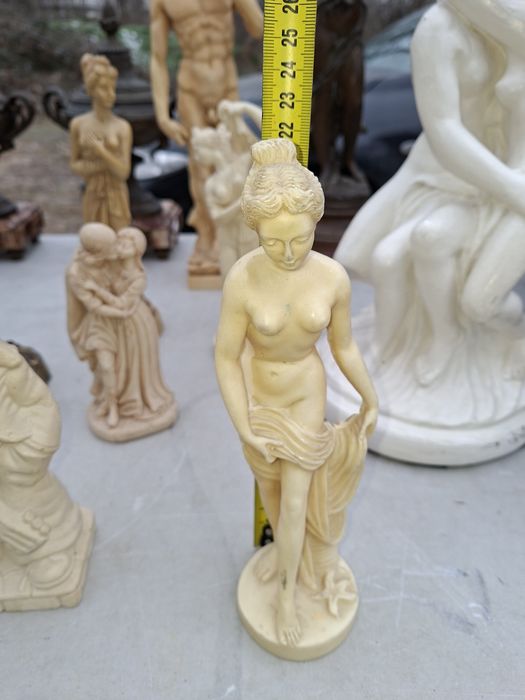 Статуетки внос от Франция