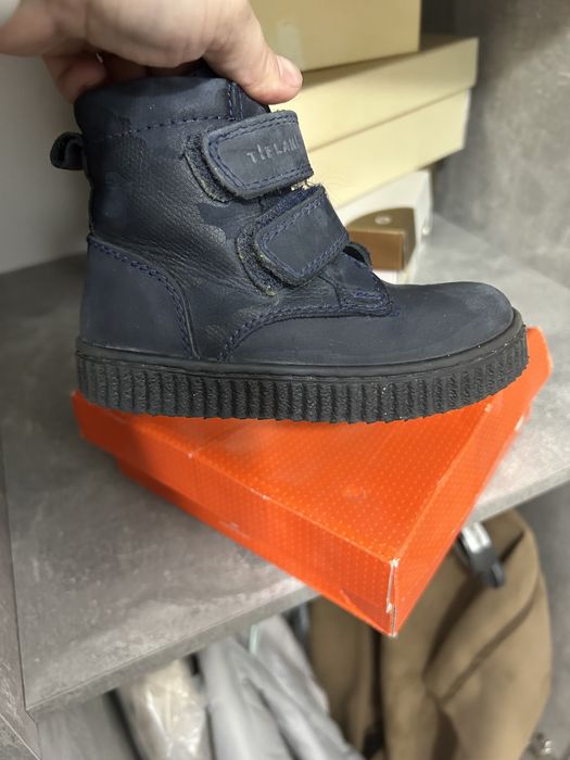 Продам демисезонную обувь