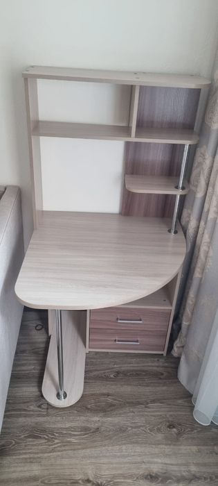 Продам стол ученический, компьютерный