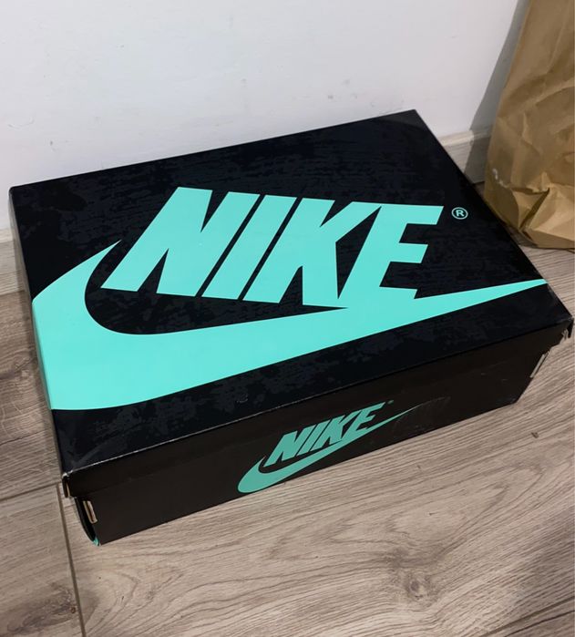 Jordan 1 High Green Glow