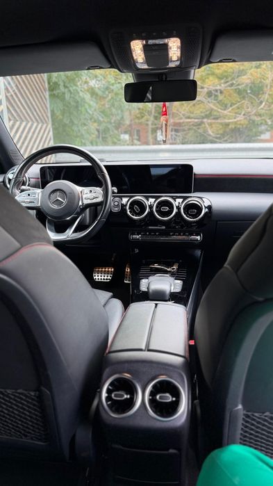 Vând Mercedes Benz A180