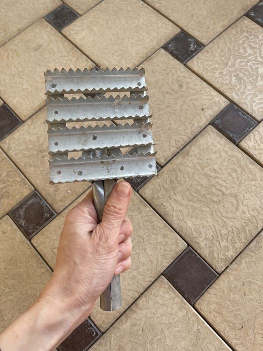 Скребница для чистки коров