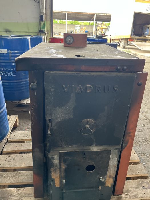 Продавам котел на твърдо гориво