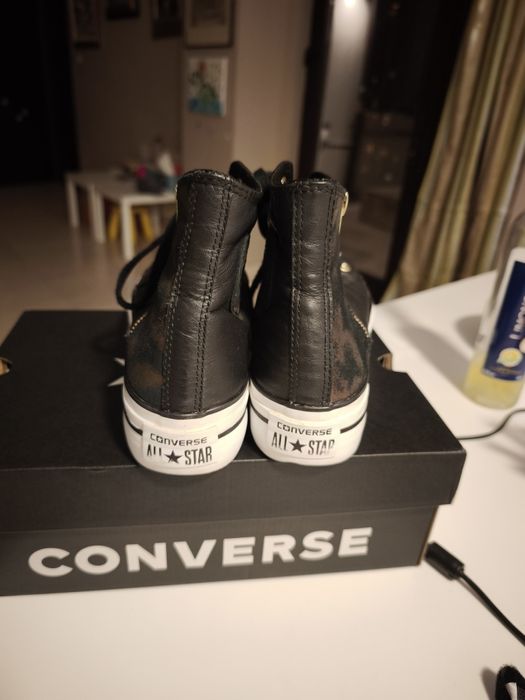 Converse Chuck Taylor piele