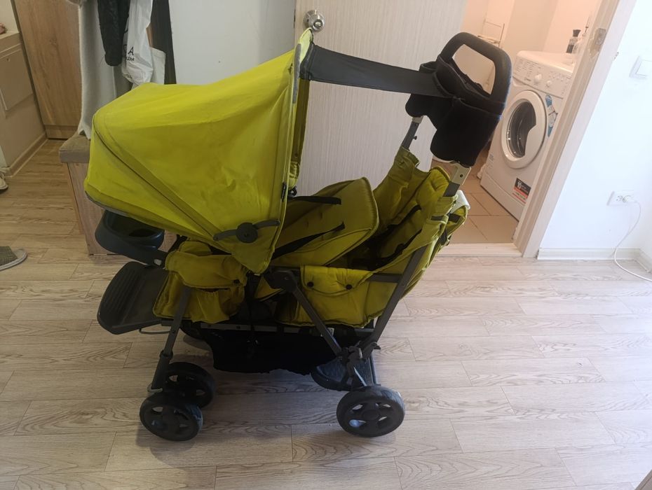 Продам двух местную коляску в хорошем состоянии