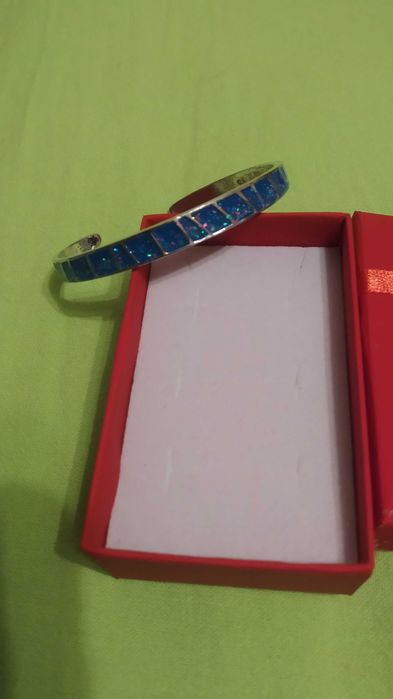 Нова, сребърна гривна. Различни модели. Цена 25/75 лв.В кутия.