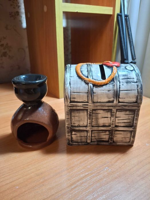 Керамические аромалампа и копилка.