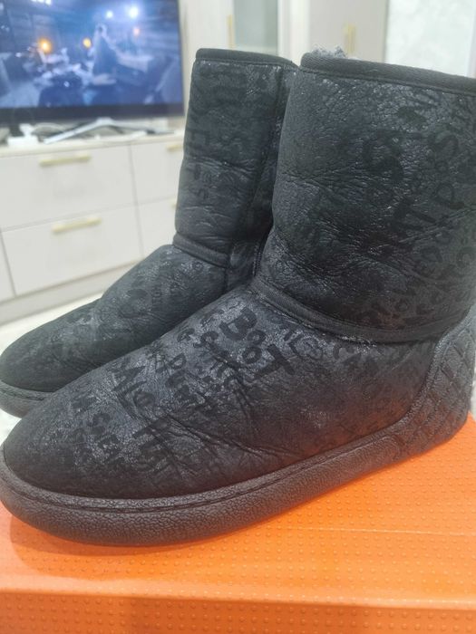 Продам уги детские 36 размер и 34 размер