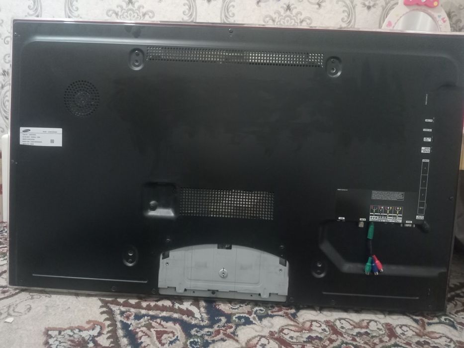 Ли смарт тв 32тали ва самсунг 40тали сотилади