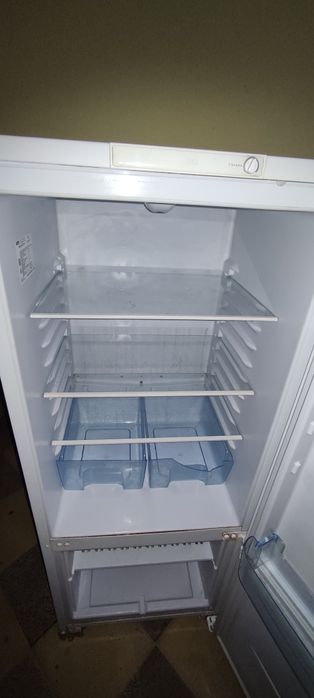 Холодильник арзон нархда сотилади