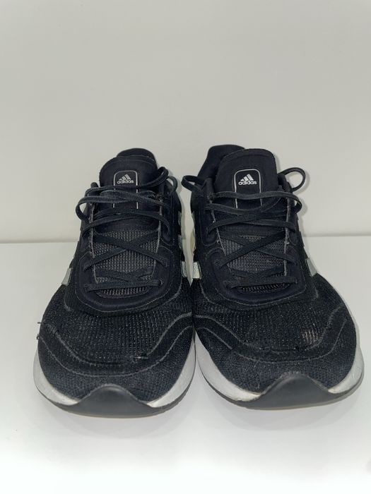 Кроссовки спортивные