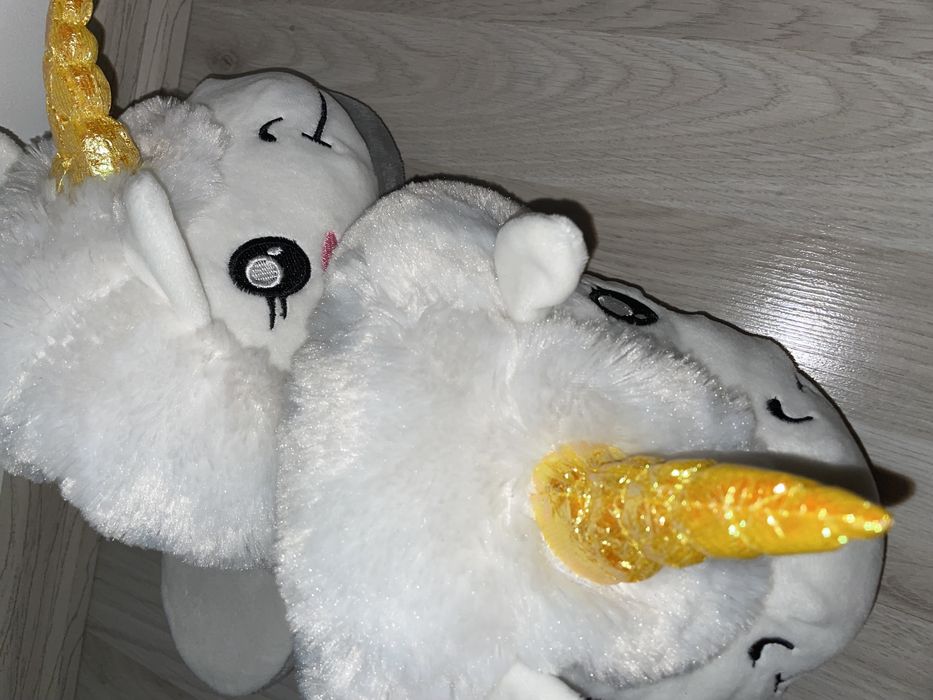 Papuci de casă cu unicorn