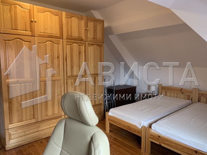 Дава се под наем Тристаен апартамент в София, Център - 70 кв.м за 790 € - Снимка #3