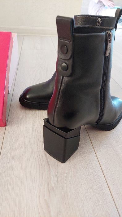 Cizme epica dama nepurtate