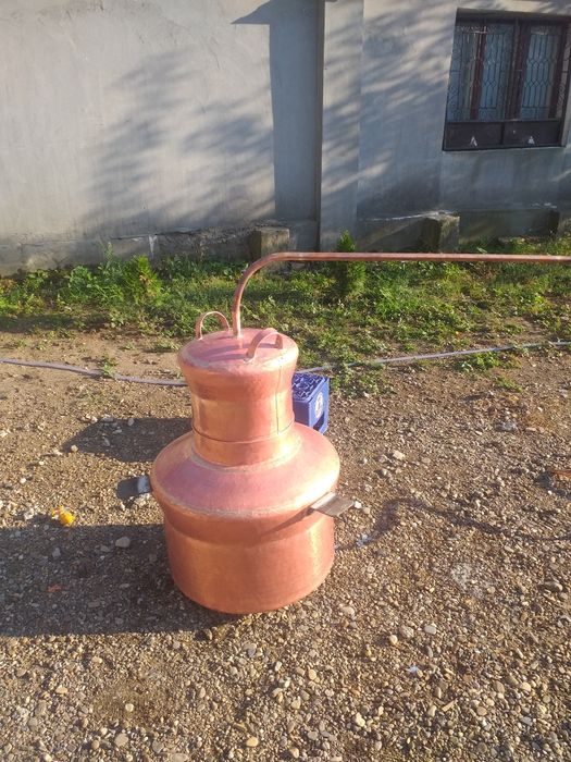 Vând cazan de țuică la 130 de  Litri  cu fundul de 4 mm