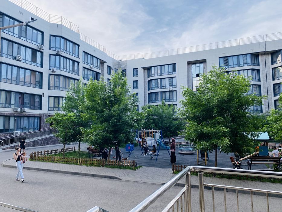 Продам под коммерцию недвижимость