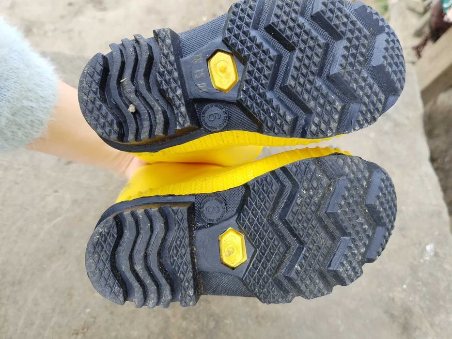 Висококачествени гумени ботушки за дете