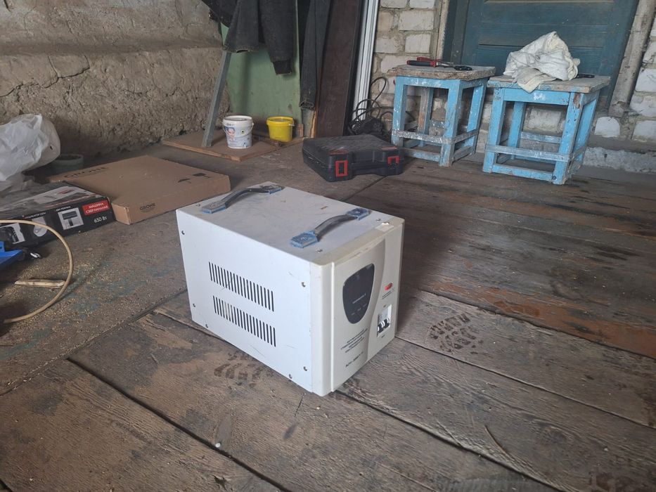 Стабилизатор напряжения