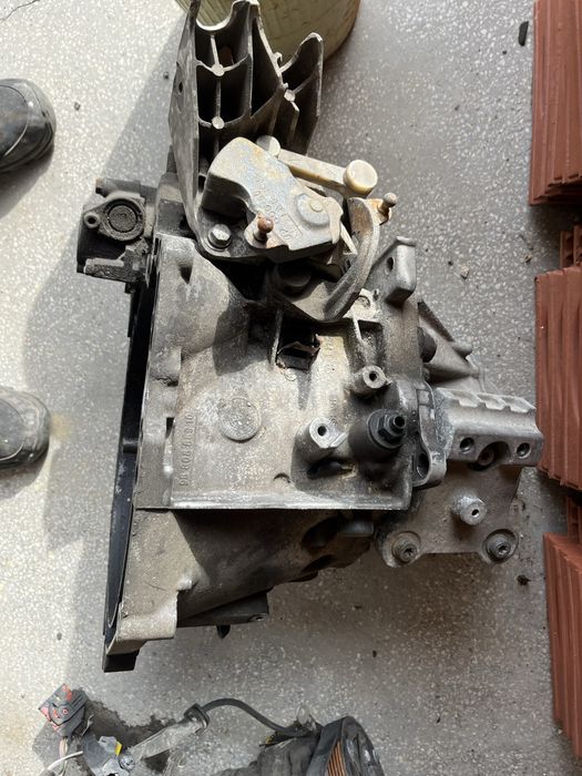 Продавам скорости (скоростна кутия) за Peugeot 207 1.6 HDi 110 к.с.