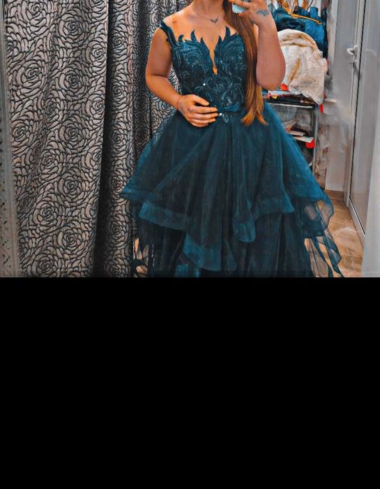 Продавам бална рокля