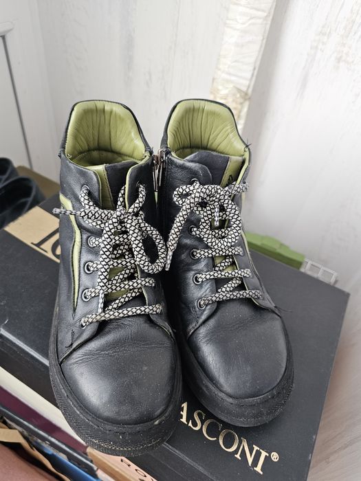 Продам ботинки для девочки