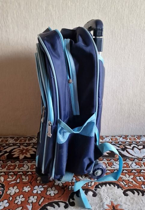 Чемодан - рюкзак детский со съёмным колёсами