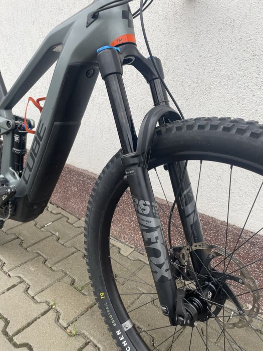 Bicicleta electrica Cube stereo hibrid Bosch