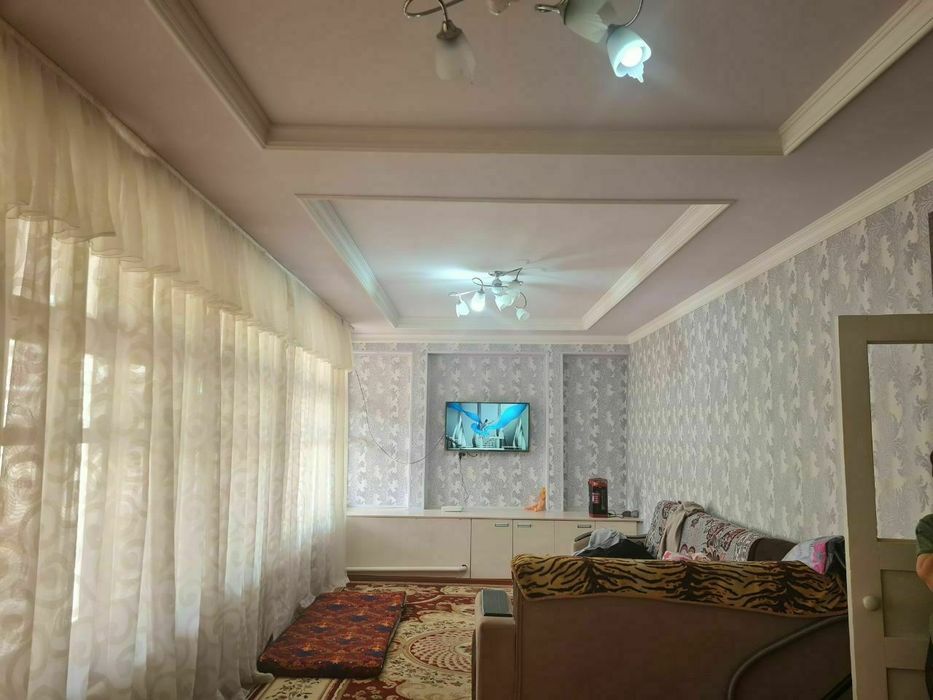 Sabzavot mahallada 5 sotuli hovli uyimiza sotiladi