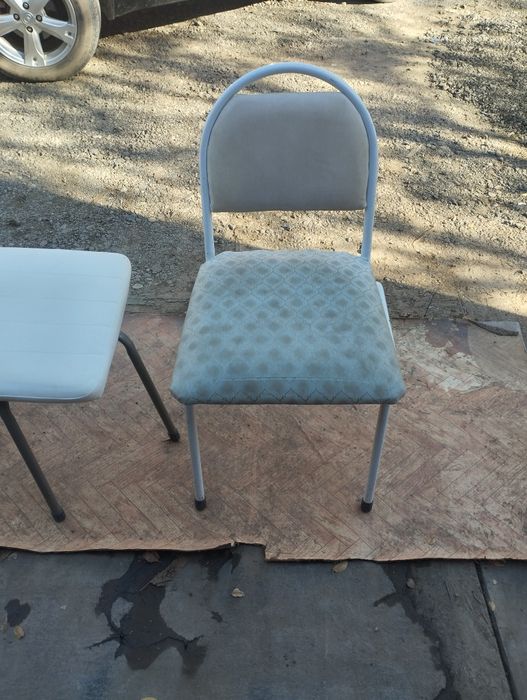 Продам деревянные стулья