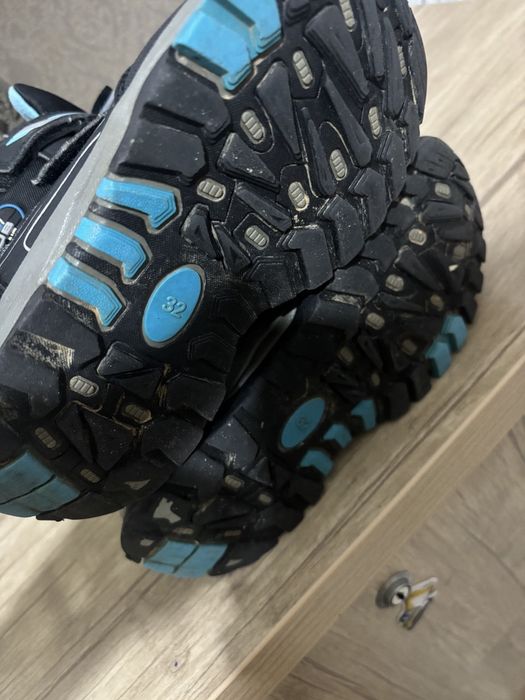 Продается детская обувь