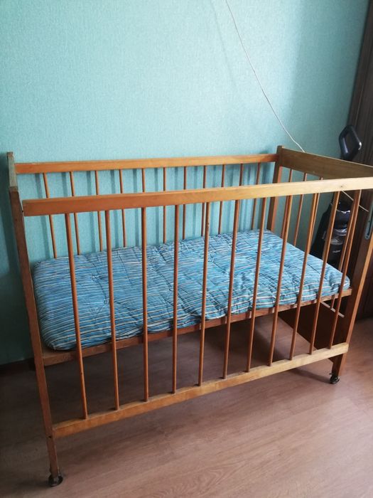 Детская кроватка