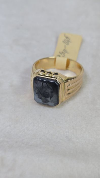 Печатка из красного золота