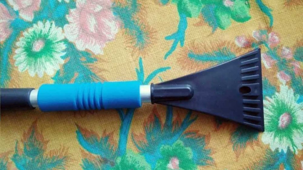 Стъргалка за лед MICHELIN 22 см. или Четка за сняг 60см. Нови.