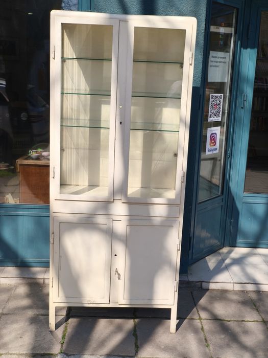 Автентична витрина от Соца