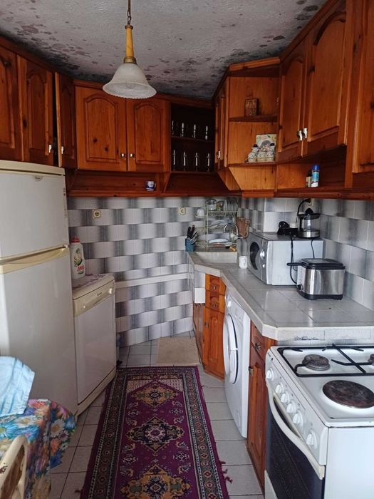 Етаж от къща, Сладкарски цех, Гараж, Партерна гарсониера