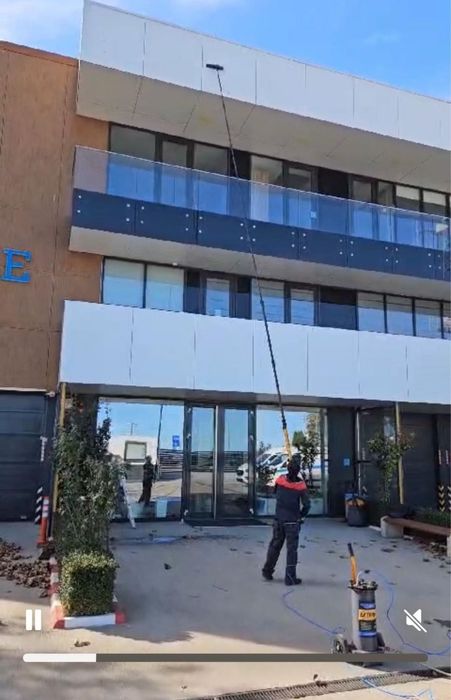 Vand domeniu + site servicii de spalat panouri fotovoltaaice solare pe