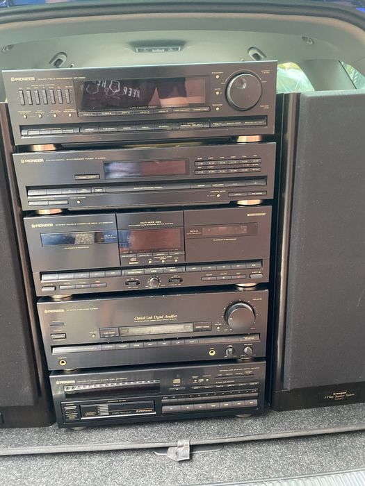 Стерео-уредба Pioneer SP-Z560 с оригинален шкаф