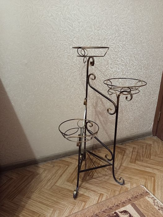 Подставка для цветов