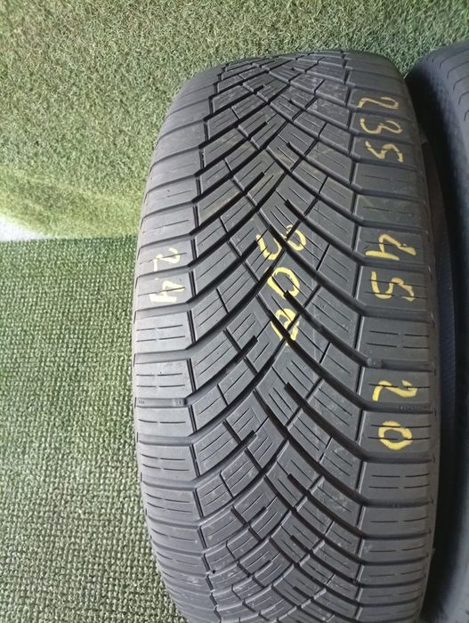 235 45 20 Continental 4 anotimpuri