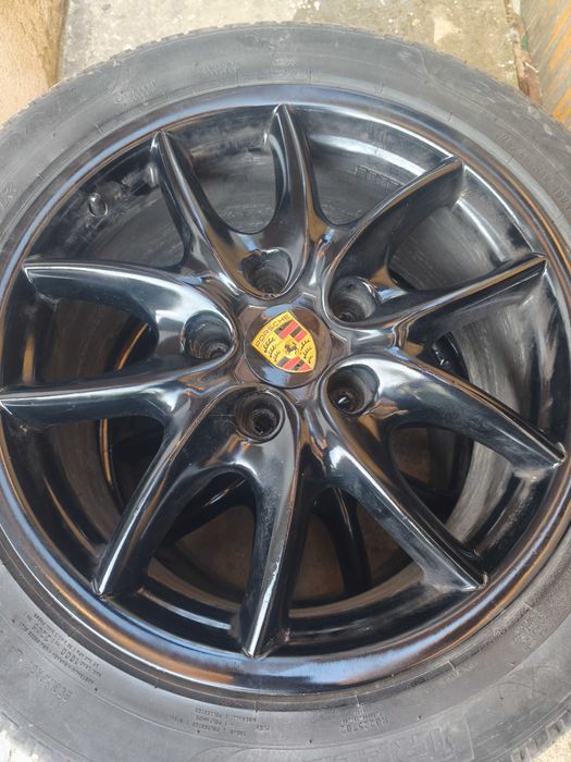 Джанти r19 за Porsche с гуми Pireli