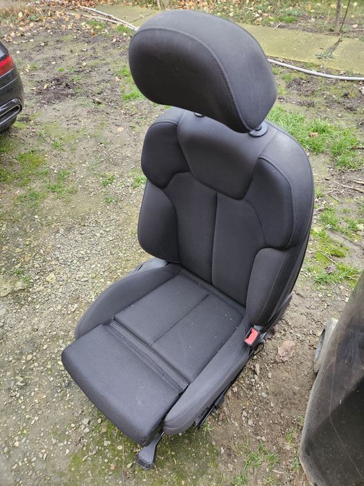 Scaune Q5 si banchete