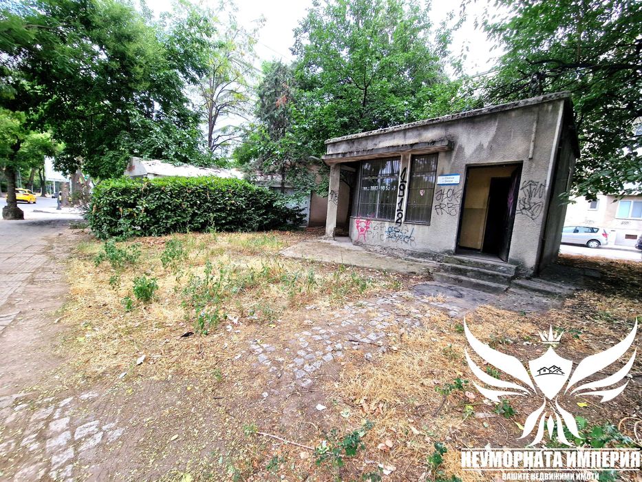 Продава се Магазин в Пловдив, Кючук Париж - 30 кв.м за 800 €/кв.м - Снимка #1