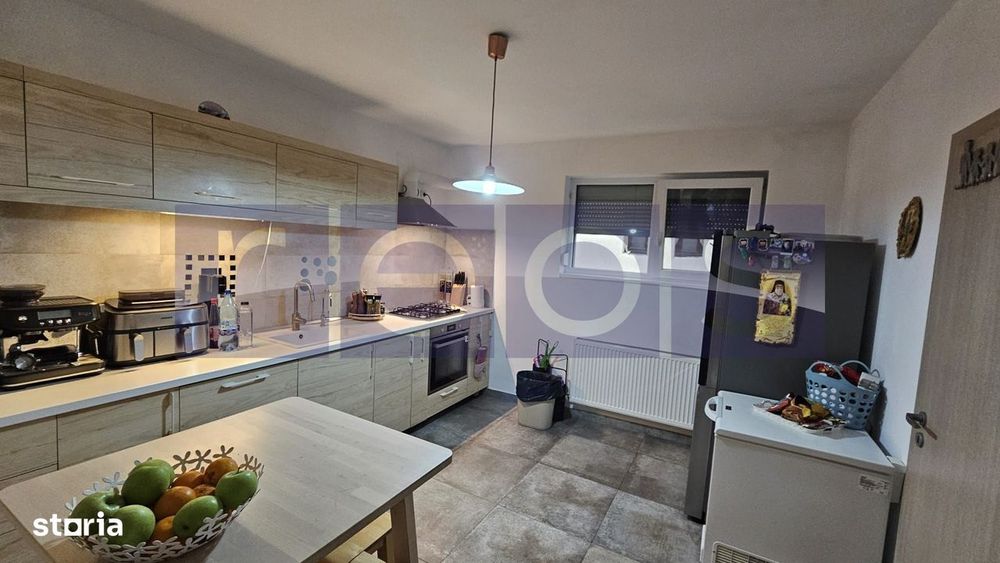 Casă P+1 De Vânzare  Cartierul Latin – Teren 400 Mp  - Garaj