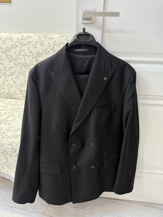 Костюм классический продам