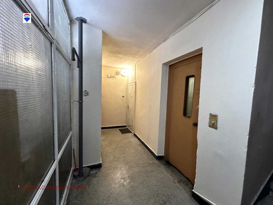 Продава се Тристаен апартамент в Русе, Хъшове - 89 кв.м за 757 €/кв.м - Снимка #2